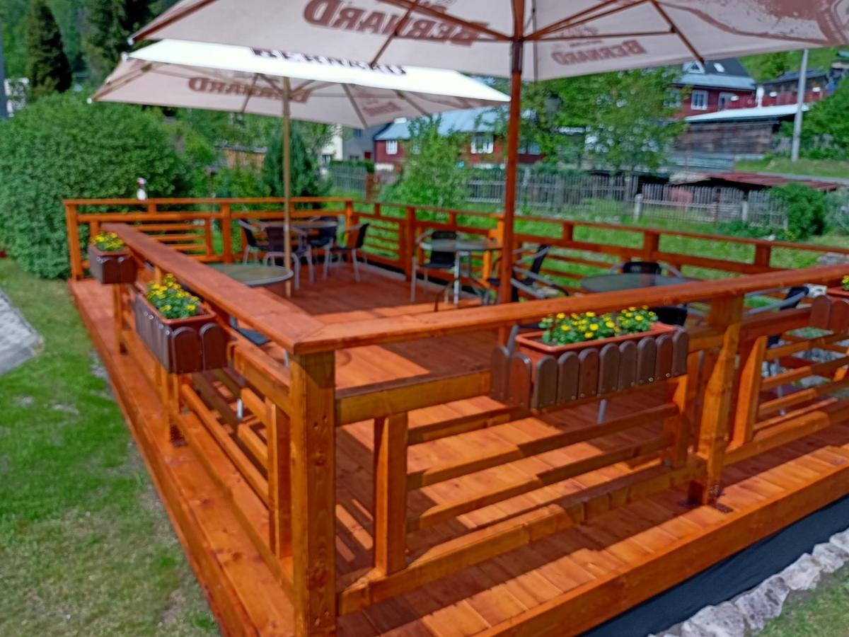 Rodinny "Hotel U Mustku" Десна Экстерьер фото